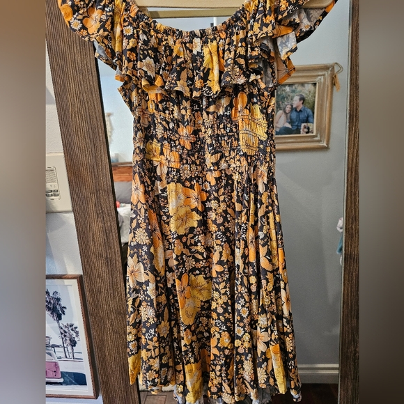 SPELL Hibiscus Lane off the shoulder Sundress - Picture 7 of 7